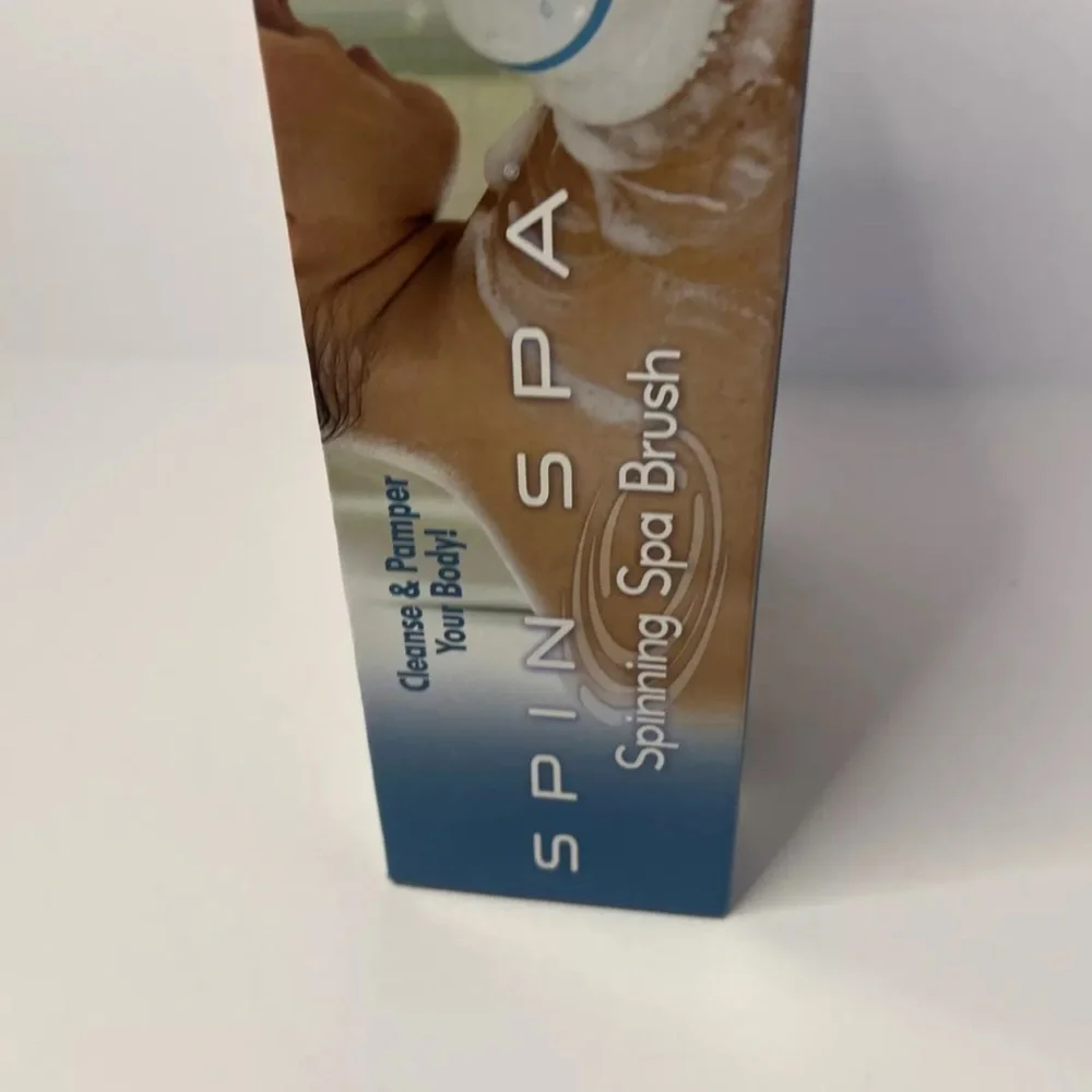 New in Box. SPIN SPA!! Spinning Spa Brush with 5 Attachments